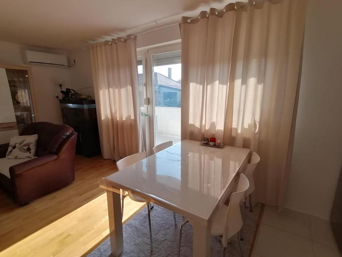 Airport Apartment Surčin Buitenkant foto