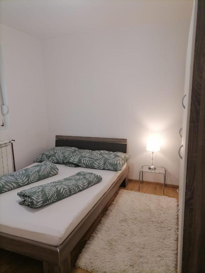 Airport Apartment Surčin Buitenkant foto