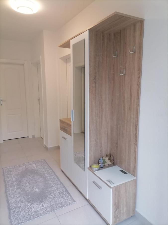 Airport Apartment Surčin Buitenkant foto